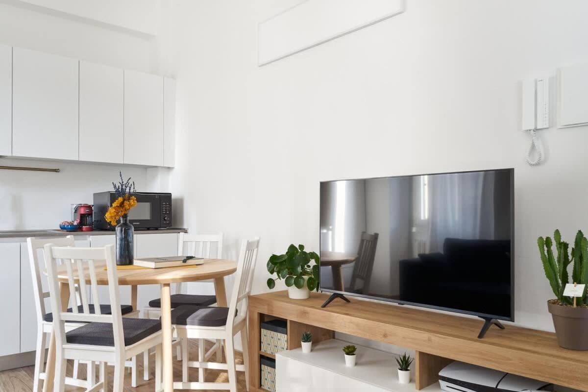 La Maison Blue, Between Portello-fiera-mico-citylife *